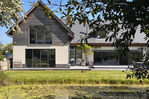 The Lake House, Longdon GL20 3 bed detached house for sale