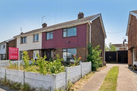 Cedar Lane, New Ollerton, Newark... 3 bed semi