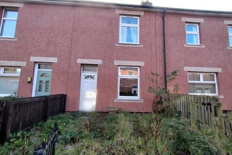 Terraced house for sale