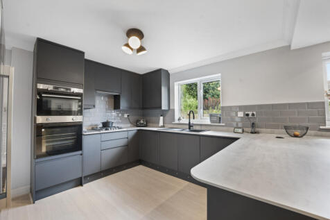 Lower Road, Woodchurch, TN26 3SG 5 bed detached house for sale
