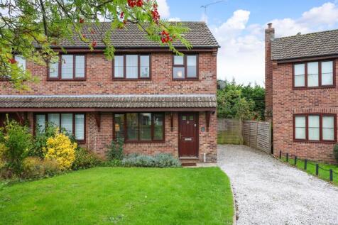 3 bedroom semi-detached house for sale