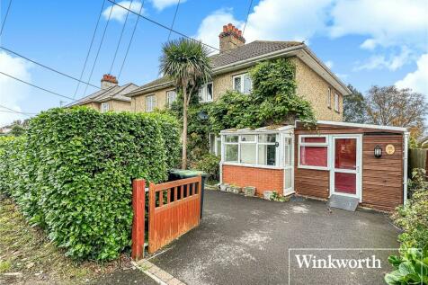 3 bedroom semi-detached house for sale