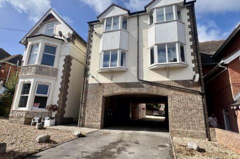 19 Glendinning Avenue, Weymouth DT4 1 bed apartment for sale