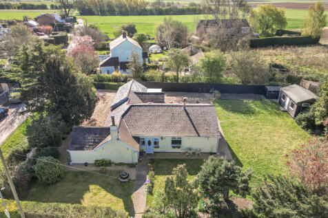 Rosedale, Dowsdale Bank, Shepeau... 3 bed bungalow for sale