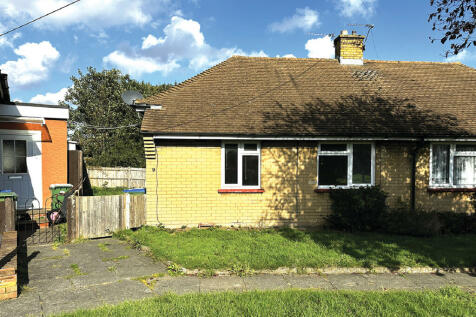 1 bedroom semi-detached bungalow for sale