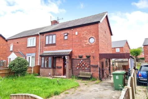 11 Central Drive, Castleford, WF10 1QG 3 bed semi