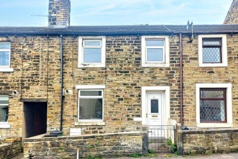 15 Dalton Fold Road, Huddersfield... 2 bed terraced house for sale