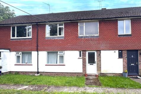 48 Royston Road, and Garage 10... 2 bed flat for sale