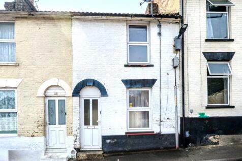 26 Cromwell Terrace, Chatham, ME4 5PQ 3 bed terraced house for sale