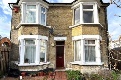 16(A) Alpha Road, Croydon, CR0 6TH 2 bed semi