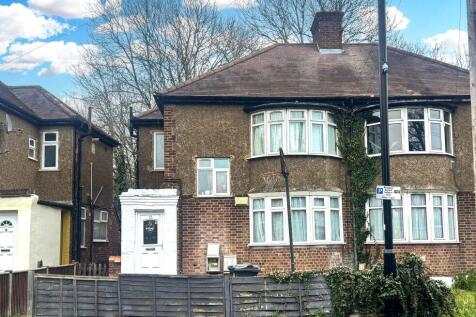 12 River Gardens, Feltham, TW14 0RE 1 bed flat for sale