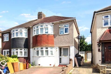 193 Colyer Road, Northfleet... 3 bed semi