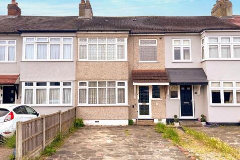 26 Dorrington Gardens, Hornchurch... 3 bed terraced house for sale