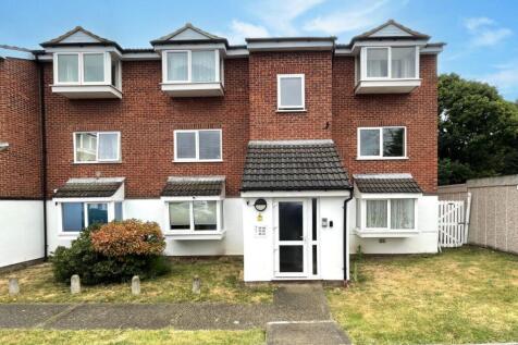 181 Heathdene Drive, Belvedere, DA17 6HZ 2 bed flat for sale