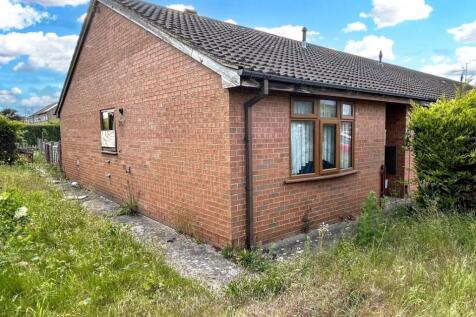 1 Deacon Drive, Scunthorpe, DN15 7EY 2 bed bungalow for sale