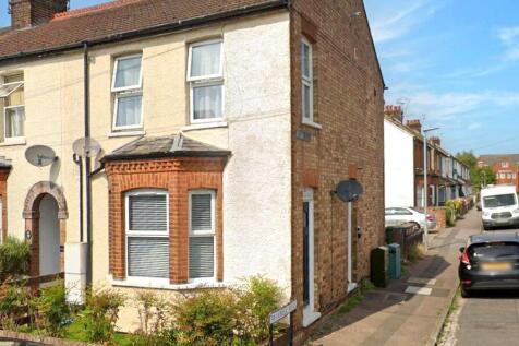 Studio flat for sale