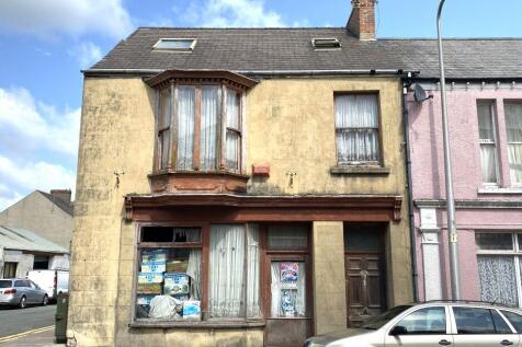 25 Bush Street, Pembroke Dock, SA72 6XD 5 bed end of terrace house for sale