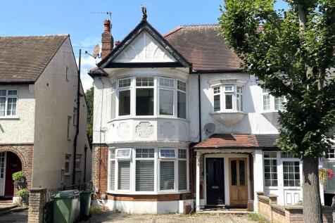 2 bedroom maisonette for sale
