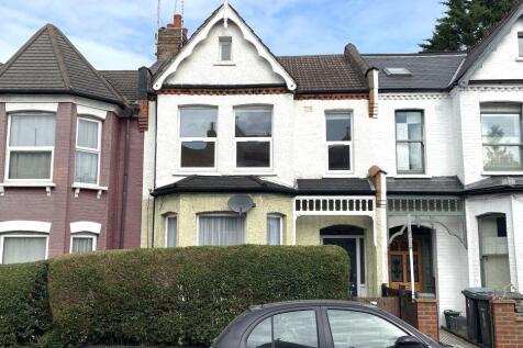 First Floor Flat, 3(A) Greenham Road... 2 bed flat for sale