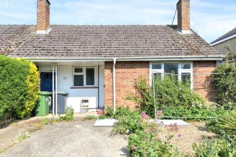 52 High Street, Henlow, SG16 6AA 2 bed bungalow for sale