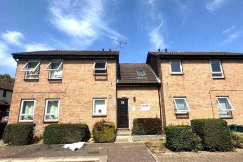 14 Mearns Place, Chelmsford, CM2 6TT 1 bed flat for sale