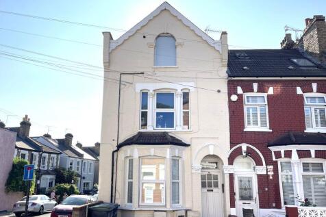 31(C) Queens Road, Bowes Park, N11 2QJ 1 bed flat for sale