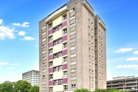 6 Edmunds Tower, Harlow, CM19 4AD 2 bed flat for sale