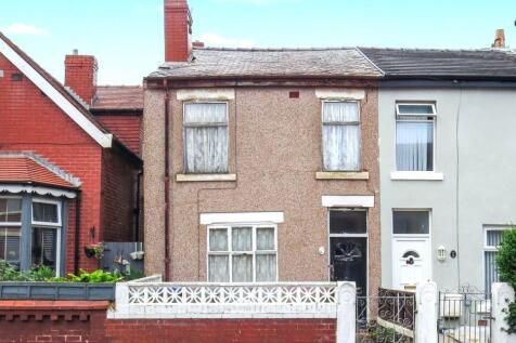4 bedroom end of terrace house for sale