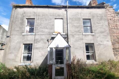 4 bedroom terraced house for sale