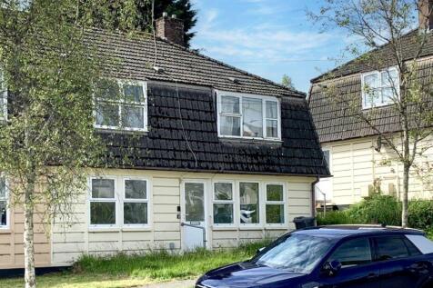 14 Queens Road, St. Austell, PL25 4RQ 2 bed flat for sale