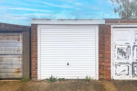 Garage at 6 Welland Court, Burton... Garage for sale