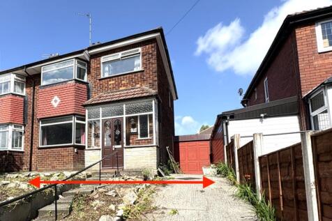286 Greenside Lane, Droylsden... 3 bed semi