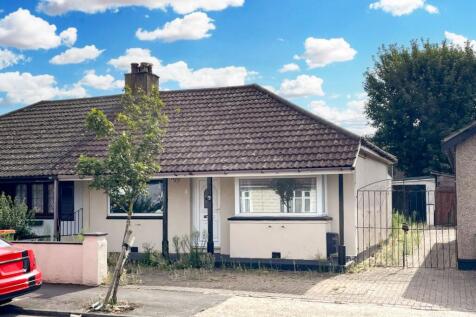 3 bedroom semi-detached bungalow for sale