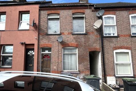 18 Ferndale Road, Luton, LU1 1PE 2 bed terraced house for sale