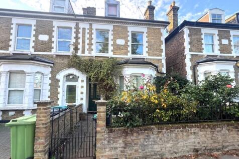 4 bedroom semi-detached house for sale