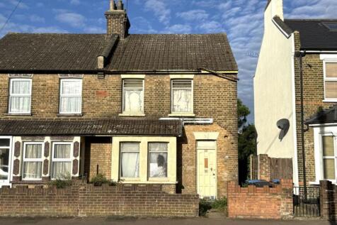 93 Standard Road, Enfield, EN3 6DP 3 bed semi