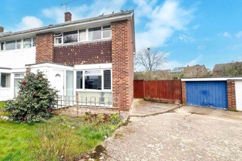 3 bedroom semi-detached house for sale