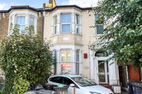 Studio flat for sale