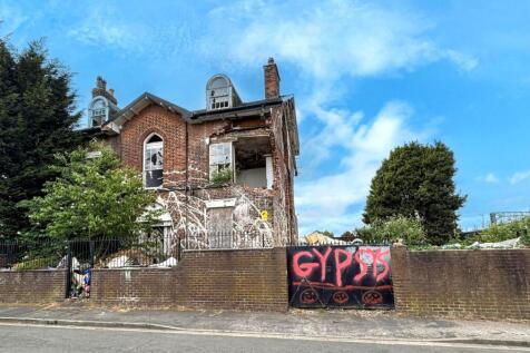 6 bedroom block of apartments for sale