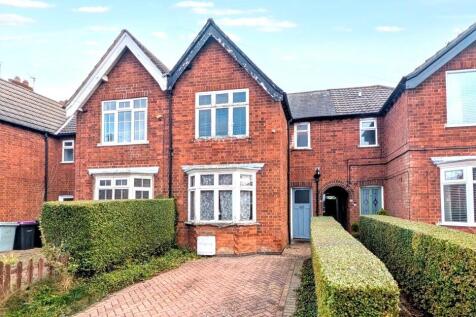 4 Ryde Avenue, Grantham, NG31 7DY 3 bed terraced house for sale