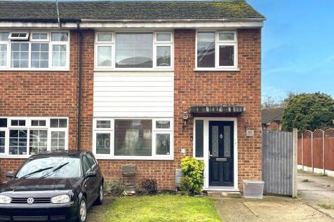 3 bedroom end of terrace house for sale