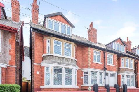 5 bedroom semi-detached house for sale