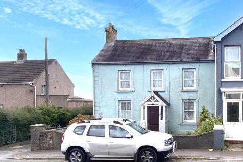 4 bedroom semi-detached house for sale