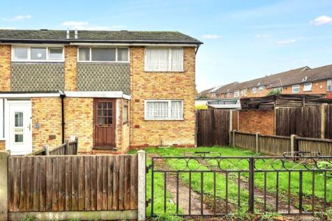 150 Turpin Avenue, Romford, RM5 2HZ 3 bed end of terrace house for sale