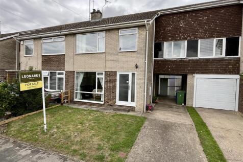 Bridge Road, Brough 4 bed terraced house for sale