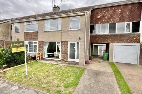 Bridge Road, Brough 4 bed terraced house for sale