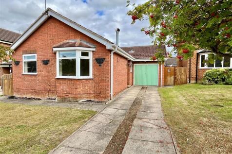 Highfields, South Cave, Brough 2 bed detached bungalow for sale