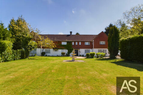 7 bedroom country house for sale