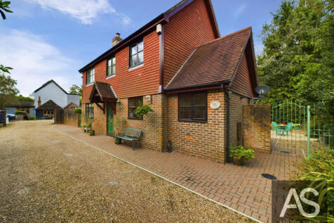 The Street, Sedlescombe, TN33 4 bed detached house for sale