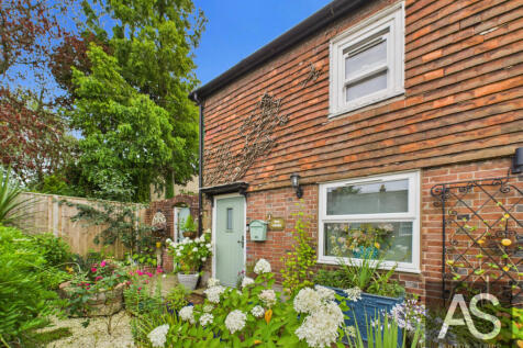 2 bedroom semi-detached house for sale